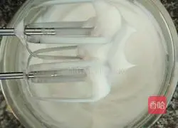 Illustration of how to make six-inch chiffon cake (plain flour version) 8