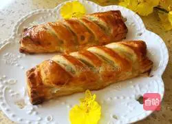 Illustration of how to make banana meringue pie 8