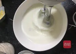 Black Illustration of how to make applesauce cake rolls (the ingredients are for two baking pans of about 26*30) 3