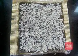 Illustration of how to make fruit sushi 5