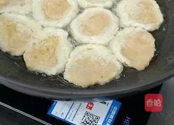 Illustration of how to make fried chicken pancakes 3