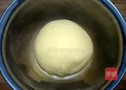 Illustration of how to make corn white flour cakes 3