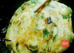 Illustration of how to make scallion pancake 9