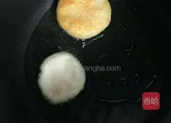 Illustration of how to make mini potato pancakes 5