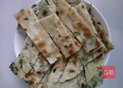 Illustration of how to make chives and scallion pancakes 8