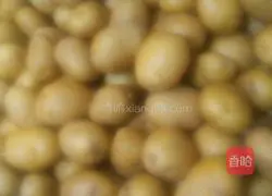 Illustration of how to make pretzel potato pancakes 1