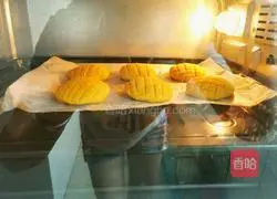 Illustration of how to bake pumpkin cake 9