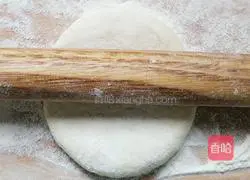 Illustration of making brown sugar stuffed dough cake 11