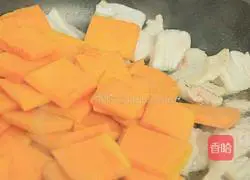 Illustration of how to make meat and vegetable pancakes 8