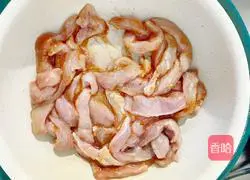 Illustration of how to make pancake meat rolls 7