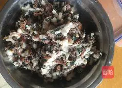 Illustration of how to make dry vegetable cakes 1