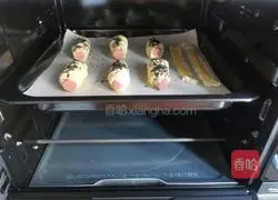 Illustration of how to make grilled sausages with hand cakes 11