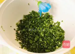 Leek and egg pancakes Illustration of how to do it 2