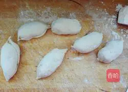 Illustration of how to make spiced scones 9