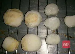 Illustration of how to make bean paste and crab cakes 8