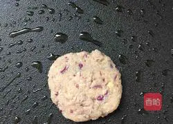 Illustration of how to make mixed vegetable beef patties 4