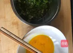 Hand Illustration of making scallion pancake 2