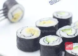 Illustration of how to make mini seaweed sushi rolls 10
