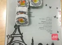 Illustration of how to reverse roll sushi 5