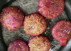Purple potato cheese Illustration of how to make cakes 13