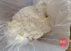 Illustration of making glutinous bean dregs pancakes 3