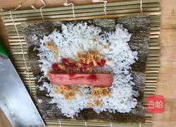 Illustration of how to make ham sushi 5