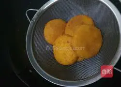 Illustration of how to make fried sweet potato cakes 9