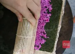 Red Dragon Fruit Banana Sushi Recipe Illustration 11