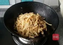 Stir-fry cucumber slices Illustration of how to make cakes 4