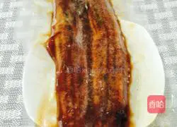 Illustration of how to make multigrain eel sushi 3