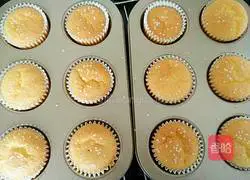 Illustration of how to make cup sponge cake 7