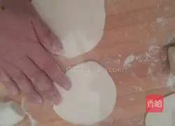 Illustration of how to make scallion pancakes 1