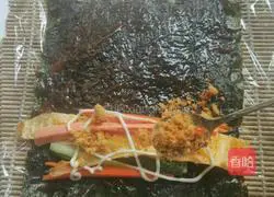 Illustration of how to make inner roll sushi 10