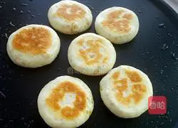 Illustration of how to make carrot and mushroom meat pie 22