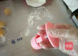 Illustration of how to make jujube egg yolk cake 20