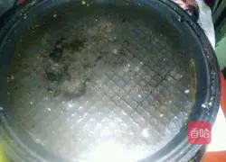 Illustration of how to bake with electric pan 10