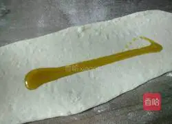 Illustration of how to make green onion pancake 7