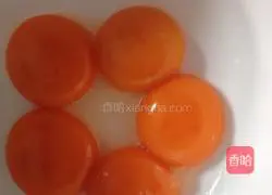 Hello Kitty cake roll recipe illustration 2