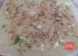 Illustration of how to make hot noodle peanut cake 6