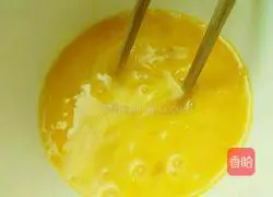 Illustration of how to make egg pancakes 2