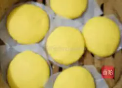 Illustration of how to make cornmeal steamed cakes 6