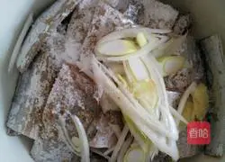 Illustration of how to make five-spice hairtail 4