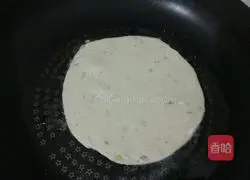 Illustration of how to make scallion pancakes 11