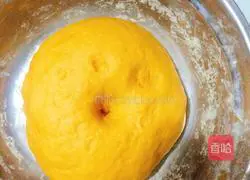 Illustration of how to make yeast pumpkin cake 7