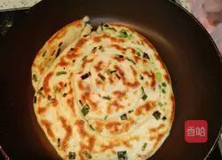 Illustration of how to make homemade scallion pancakes with bread machine 8