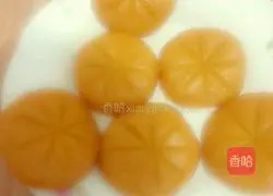 Illustration of how to make pumpkin cake 4