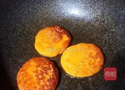 Illustration of how to make pan-fried butter sweet potato cake 9
