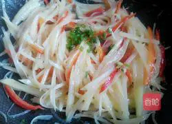 Illustration of how to make potato shredded burritos 4