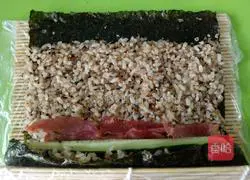 Illustration of how to make meat floss and ham sushi 7