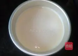 Illustration of how to make eight-inch sponge cake (whipped whole eggs) 7